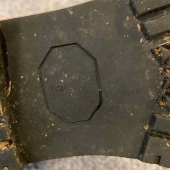 Black Boots Size 6 - Picture 5 of 5